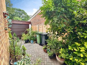 TOPPESFIELD AVENUE- click for photo gallery